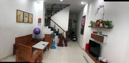 Cần tiền bán gấp nhà 3 pn Lê Hồng Phong, Quận 10, dt 32m2, giá 6,85 tỷ