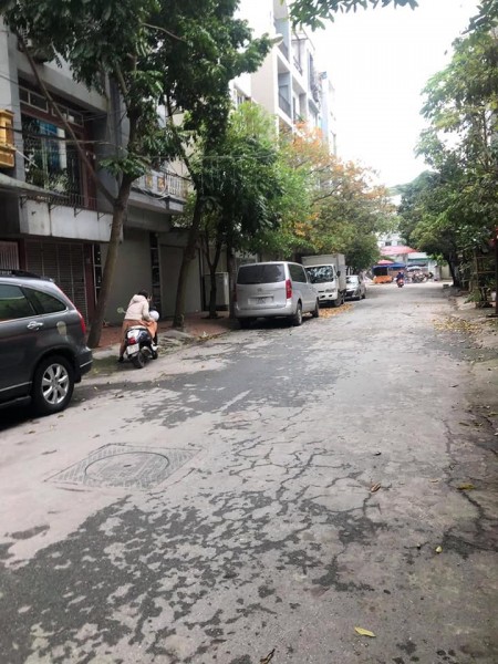 Bán nhà Liền kề Ngô Thì Nhậm Hà Đông, 5 tầng vỉa hè rộng, kinh doanh tốt, nhà đẹp, ở luôn chỉ 6 tỷ nhỉnh