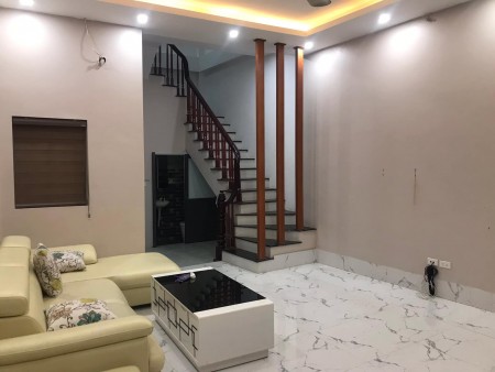 Bán nhà đường Lê Đức Thọ. Diện tích 35m2, 4 tầng, mặt tiền 4m. giá 2.7 tỷ