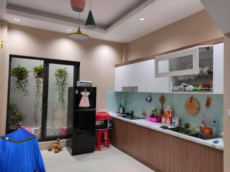 Bán Gấp nhà Trần Khát Chân DT 41m2, 4 tầng ngõ ô tô, KD sầm uất giá chỉ 4.1 tỷ Q. Hai Bà Trưng