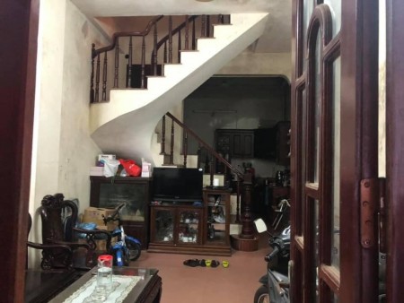 Bán nhà mặt phố Nguyễn Lương Bằng, dt 45m2, 4 tầng đúc, giá 4.x tỷ, lh 0395454603 (miễn trung gian)