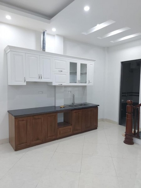 Cần Bán Gấp Nhà Đẹp Mỹ Đình, Ôtô Đỗ Cửa, DT 39 m2 x 5, Giá 3.45 Tỷ.