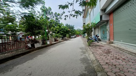 Bán gấp nhà Ngõ 41 Đông Tác, vỉa hè rộng, Kinh doanh, ô tô đỗ, 33m2, mặt tiền 5,6m, giá 6,7tỷ.