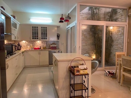 Bán nhà Bồ Đề đẹp như khách sạn 5 sao, sân vườn, 120m2, 5 tầng, MT 5,5m, nhỉnh 10 tỷ