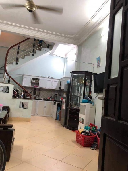 Cực hiếm tại phố Định Công, tặng full nội thất, ngõ ô tô tránh, 4 tầng đúc, 48m2, giá 2.9 tỷ