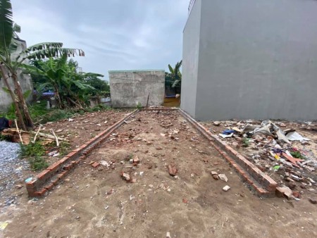 Nhỉnh 900 triệu, đất Đông Mỹ 34m2, nở hậu, LH 0988623934