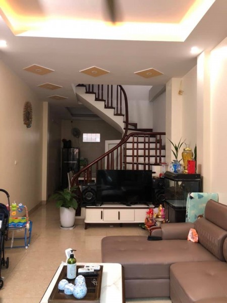 Nhà đẹp vào ở được ngay, Phố Yên Hòa 55m2x5T, nhỉnh 5 tỷ, trung tâm Cầu Giấy