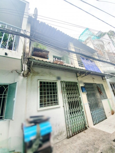 Cần bán nhà hẻm 282 Nguyễn Tri Phương P4 Q10 (DT 3x10 giá thanh lý)