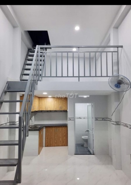 Chính chủ bán gấp nhà mới xây xinh xinh tại hẻm 687 Lạc Long Quân, P10, Quận Tân Bình