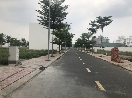428m2 đất 2mt shr đường nhựa ở kdt mới