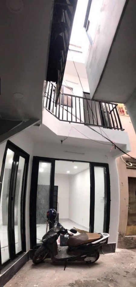 Chính chủ bán gấp nhà trung tâm Quận 10, dt 40m2, giá 3.4 tỷ, LHCC