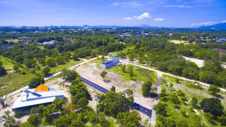 Nối gần bờ biển bãi dài khu du lịch nghĩ dưỡng và sân bay Cam Ranh