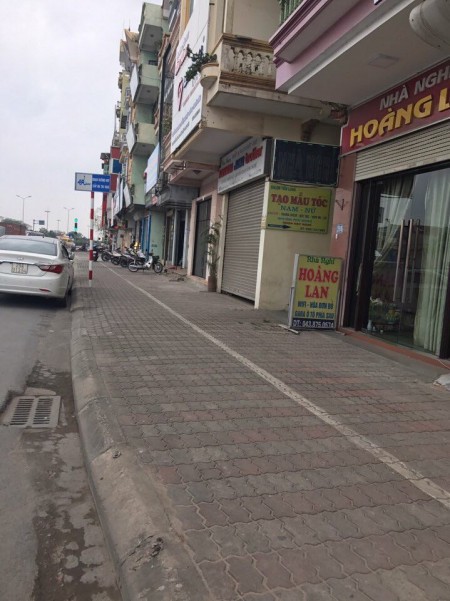 Nhà đẹp Vũ Xuân Thiều, ô tô đỗ cổng, tặng nội thất 30m2