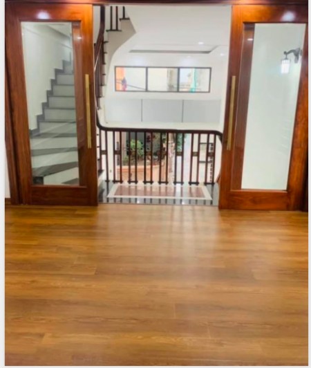 Bán nhà riêng Mễ Trì Thượng phường Mễ Trì, Nam Từ Liêm, 5 tầng, dt 40m2, ô tô đổ cửa giá 3.1 tỷ
