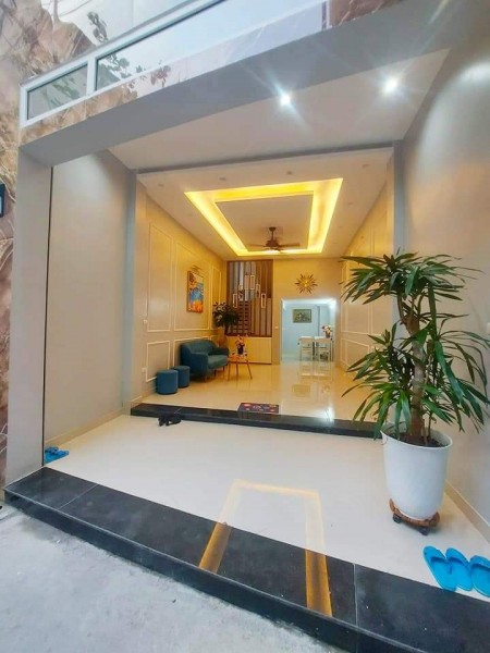 Ngã tư sở nhà cực đẹp 43m, 5 tầng , giá bán 4.7 thương lượng