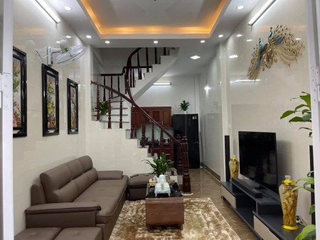 Siêu Hiếm Tầm Tiền, ô tô đỗ cửa Hoàng Mai, Hoàng Mai, 30m2x4 tầng, giá 3tỷ2