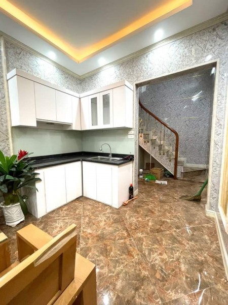 Bán nhà Tam Trinh 30mx4T chắc chắn, giá 2.2 tỷ lh 0916010180