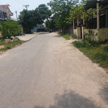 Hải thành ngay gần đường chính lê thành đồng nối ra biển