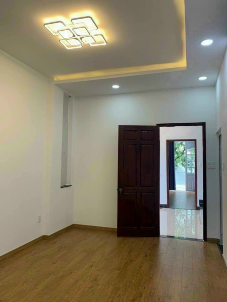 Cho thuê nhà đường Trần Hữu Trang Phú Nhuận, ngay đối diện chợ tiện kinh doanh cửa hàng ăn uống, thực phẩm