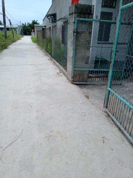 Cần bán gấp lô đất tặng nhà cấp 4 còn mới ngay đầm thủy triều