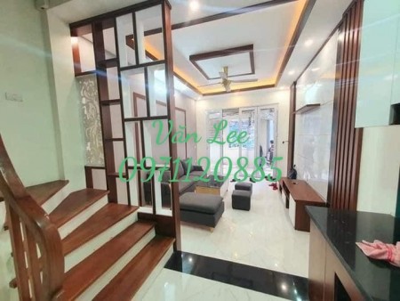 Hoàng Mai có nhà bán chỉ 3 tỷ, có nhà 35m, ô tô đỗ cửa, sổ riêng