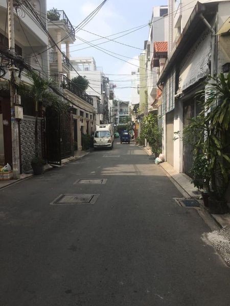 Bán nhà mặt tiền KD sát khu Etown Cộng Hoà, ngang gần 7m giá 15 tỉ