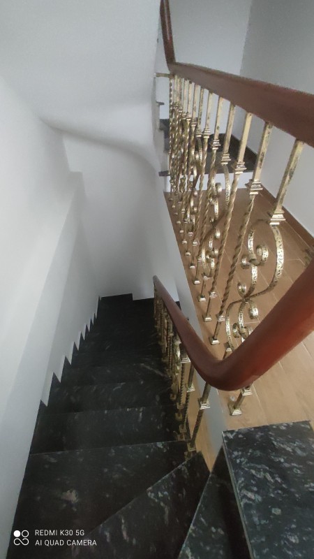 Bán nhanh nhà 5 tầng, mặt tiền 6,3m, Đức Giang, Long Biên