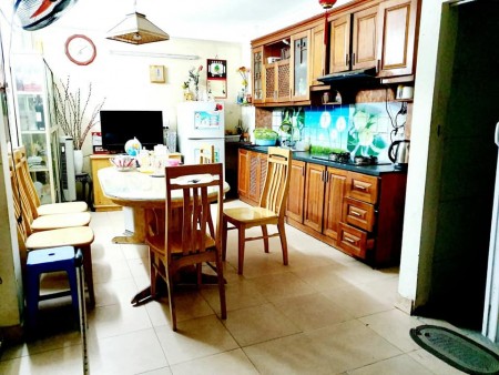 Bán nhà phố Hoa Bằng. Diện Tích 30m2. 6 tầng, mặt tiền 3.5m. Giá 3.15 tỷ
