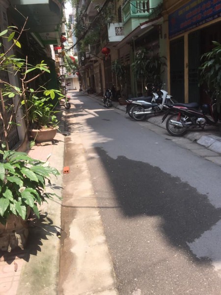 Chính chủ gia đình cần bán nhà số 26 ngõ 93 phố 8/3 ô tô vào nhà