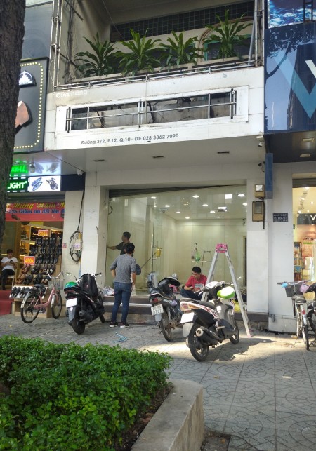 Cho thuê Mặt bằng Mặt tiền Đường 3 Tháng 2, P.12, Q10. DT: 4.5 x 18m