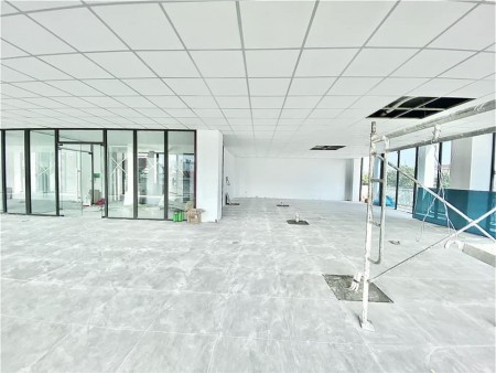 Cho thuê gấp văn phòng 200m2 tại Hoàng Cầu vị trí đắc địa giao thông thuận tiện
