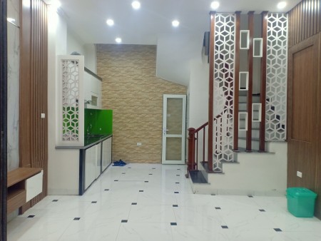 Cần bán nhà riêng 5 tầng phường Khương Hạ 50m giá chỉ 4,25 tỷ