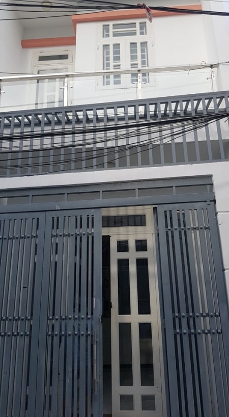 Nhà trệt lầu Bà Điểm- Nguyễn Thị Sóc hẻm xe hơi thông, dt 4x14