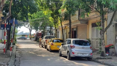 Bán gấp nhà đường Láng 66m giá 1.75 tỷ Đống Đa, ô tô đổ cửa