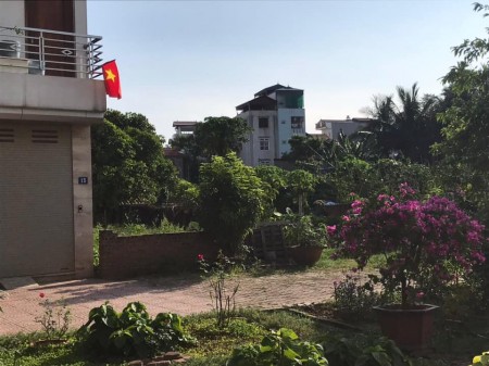 Đất Cổ Linh 150m x 11m MT vỉa Hè Ô TÔ Tránh Gần Hồ Chỉ 63tr/m