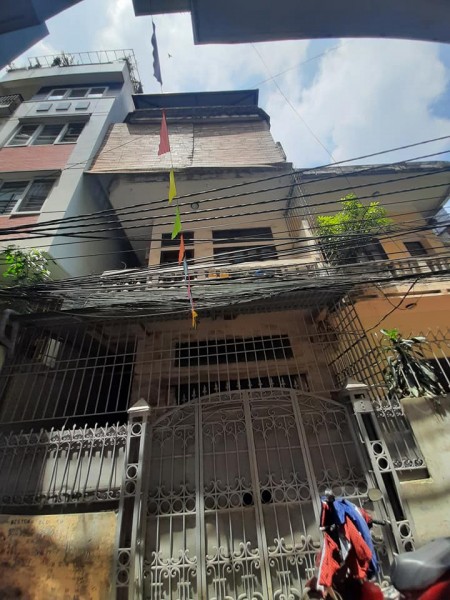 Bán Đất Tặng Nhà 3 Tầng Thoáng Văn Thái 60m2, 5.4m MT, Ngõ Thông, Văn Phòng KD 8 Tỷ