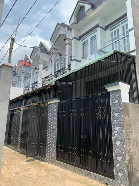 Nhà đẹp vào ở ngay, giáp với Hóc Môn TP.HCM