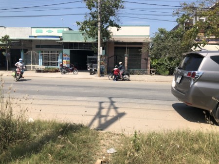 Tôi cần bán lô đất nằm gần Chợ Bình Chánh