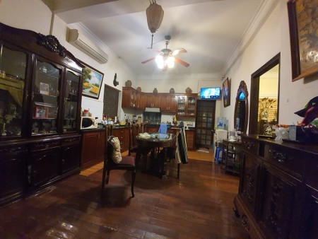 Bán nhà, Ô tô đỗ cửa, Ngõ thoáng, nhà đẹp, 45m2,3.8 tỷ