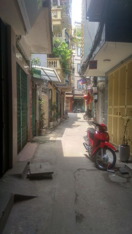 Rẻ bất ngờ, hiếm tại Văn Hương, Quận Đống Đa dt 30m2, giá 2.6 tỷ, an sinh đỉnh, gần ô tô