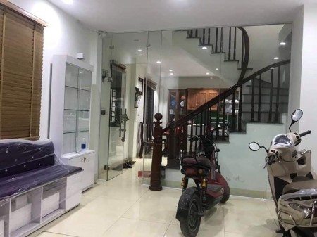 Nhà phố Mỹ Đình, siêu kinh doanh 45m2 nhỉnh 6 tỷ lô góc ô tô tránh.