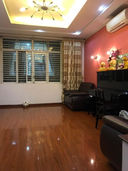 Bán gấp nhà khu đô thị Văn Quán, dt 35m2, 3 tầng, giá 2.9 tỷ, lh 097198943