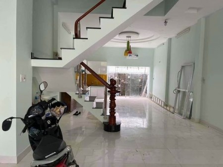 Cho thuê nhà mặt tiền đường 65 Thảo Điền Quận 2 full nội thất giá chỉ 25tr/th. Lh: 0914.392.070 gặp hồng