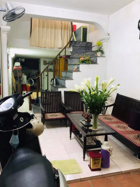 2.19 Tỷ, Nhà Phạm Văn Đồng 35m2, 10m Ra Mặt Phố. T.Phương: 0941111357.