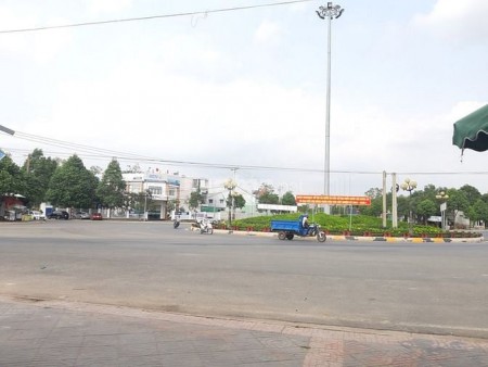 Bán gấp lô 2 mặt tiền đối diện hồ nhà bè ngay kp3 Hắc Dịch vị trí đắc địa tiềm năng sinh lời cao