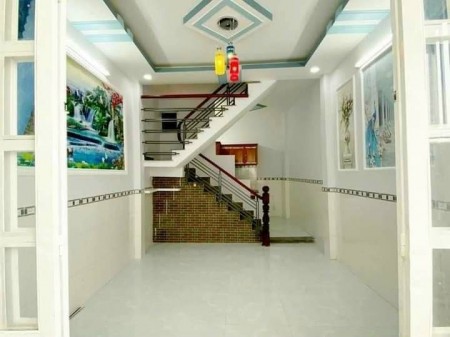 Cần tiền bán gấp nhà hóc môn 52m2 giá 820 triệu, hẻm xe hơi 6m