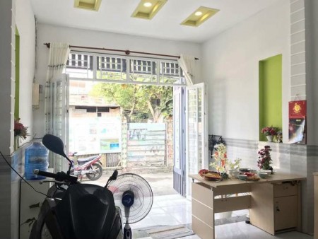 Siêu phẩm giá rẻ, sổ riêng dt 60m2 hẻm 7 chỗ Lê Đức Thọ phường 14 Gò Vấp giá 4 tỷ 5