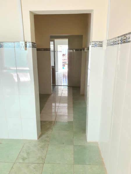 Nhà bán Phạm Văn Bạch, 2 tầng nhỉnh 6 tỷ. Chủ bán nhà về quê. Bán nhà Tân Bình. Ngang 5