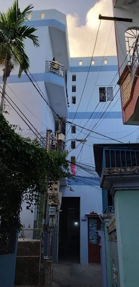 Bán nhà trọ 3 tầng, mặt tiền 10m, full 26 phòng gần chợ Khu 6 và đại học Quy Nhơn, tỉnh Bình Định, giá 6.3 tỷ