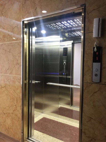 Cho thuê nguyên căn MT Ngô Thời Nhiệm Phường 6 Quận 3 13x25m hầm trệt 6 lầu, có thang máy sàn trống suốt